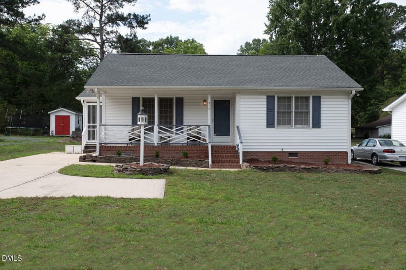 215 Vance St, Zebulon, NC 27597