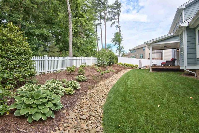 215 Willowbend Ln, Hillsborough, NC 27278