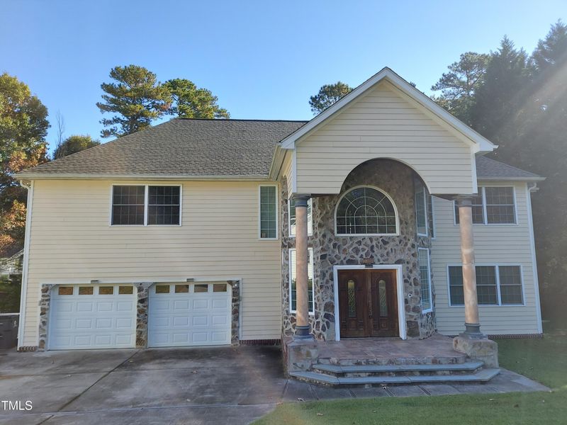 215 Wintergreen Dr, Garner, NC 27529