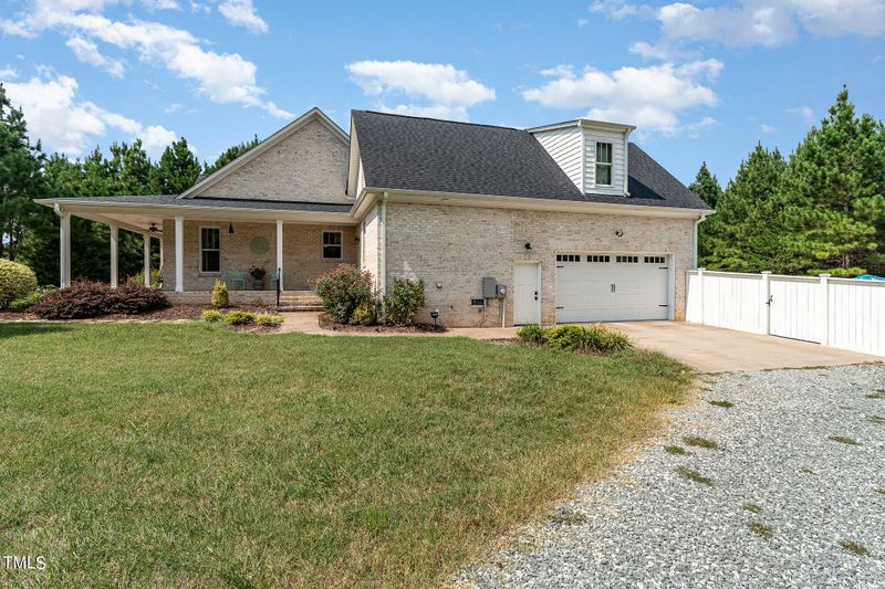 2153 Traders Dr, Burlington, NC 27215