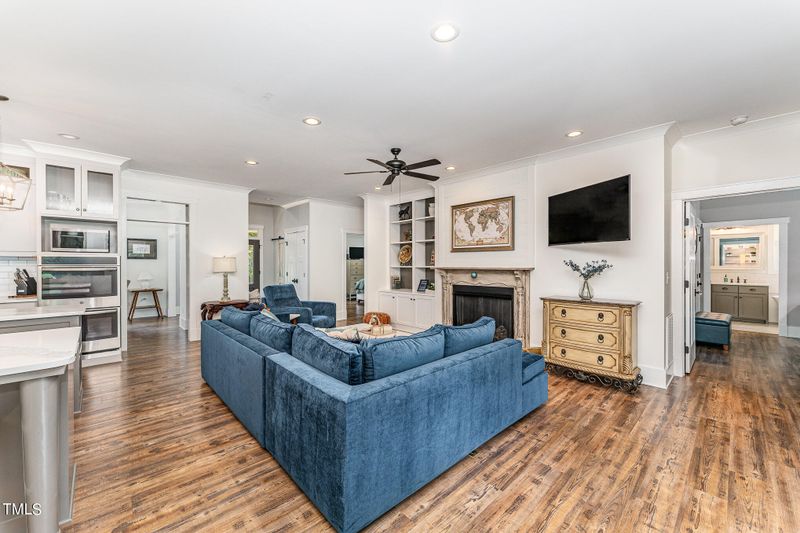 2153 Traders Dr, Burlington, NC 27215