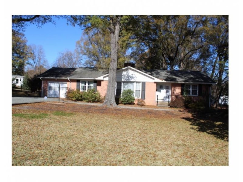 2155 Woodland Ave, Burlington, NC 27215