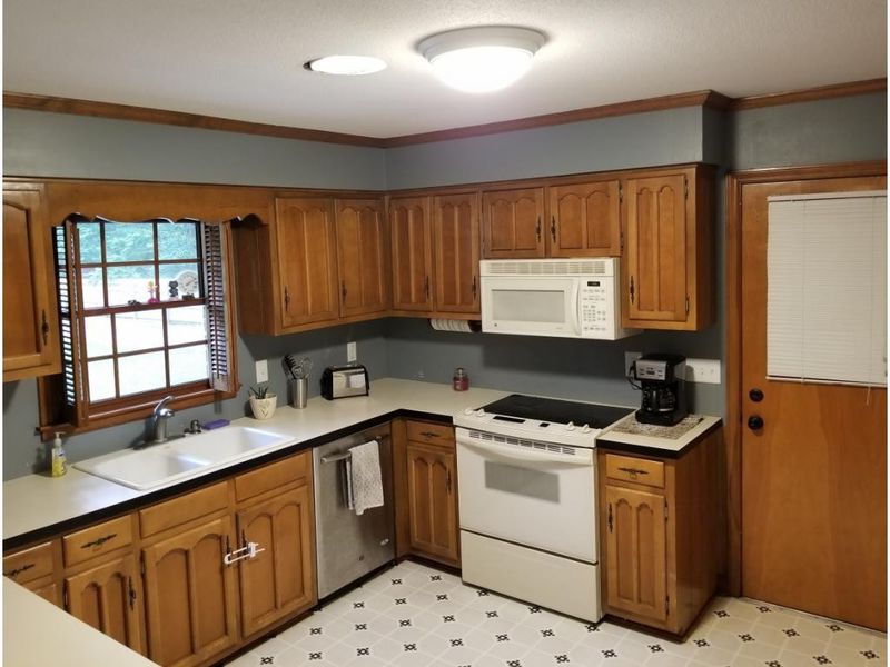 2156 Gardner Holt Rd, Burlington, NC 27215