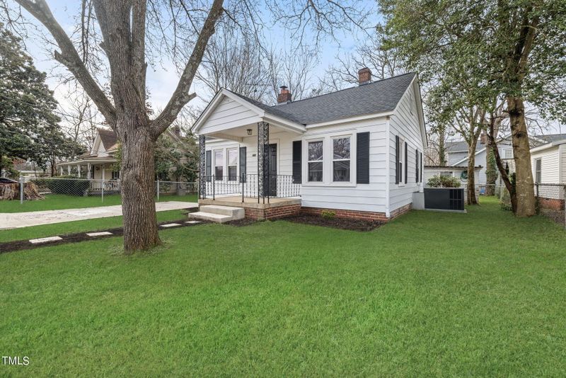 216 Adams St, Burlington, NC 27217