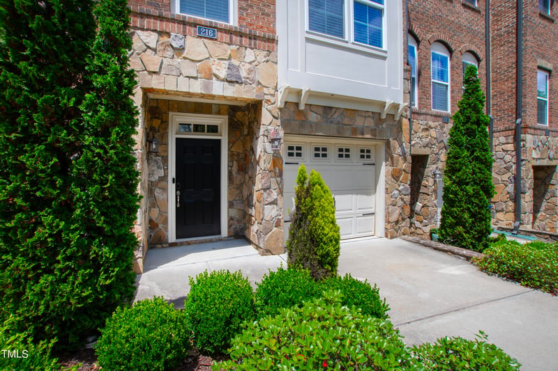 216 Allister Dr, Raleigh, NC 27609