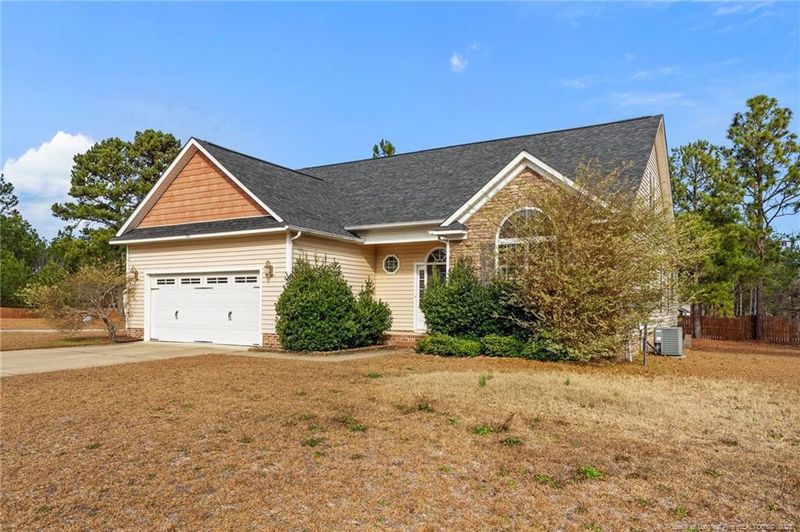 216 Blue Oak Dr, Lillington, NC 27546