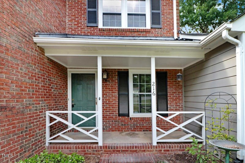 216 Bracken Ct, Raleigh, NC 27615