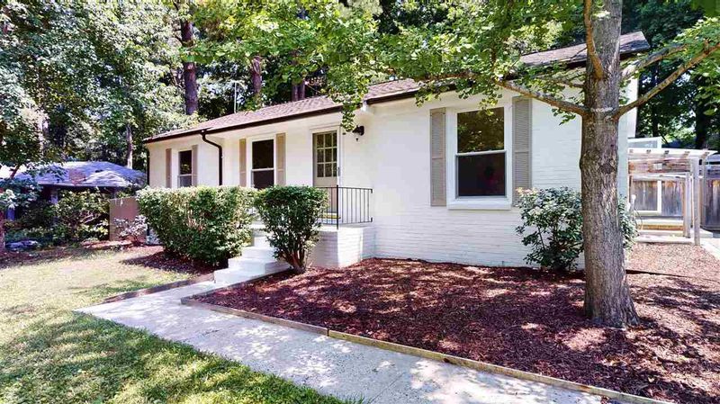 216 Brandon Ct, Raleigh, NC 27609
