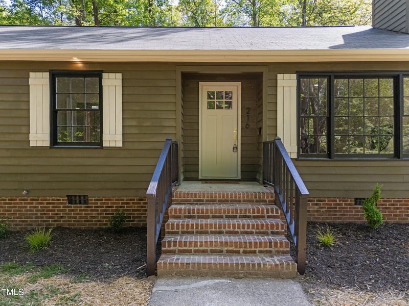 216 Burkwood Ln, Raleigh, NC 27609