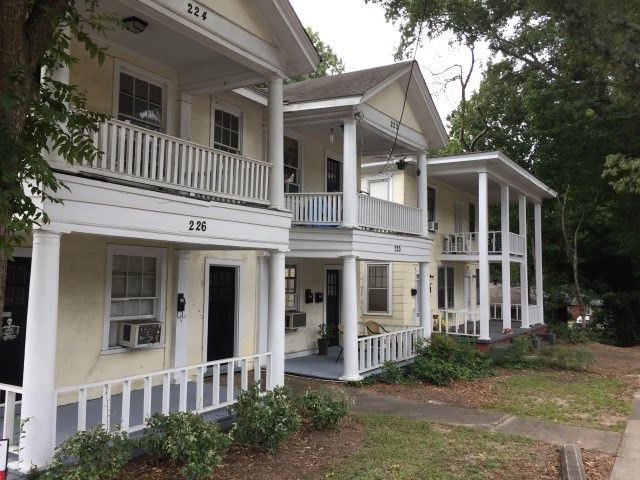 216 Chamberlain St, Raleigh, NC 27607