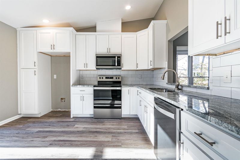 216 Chimney Rise Dr, Cary, NC 27511