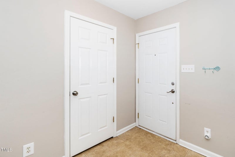 216 Climbing Ivy Ct, Cary, NC 27511