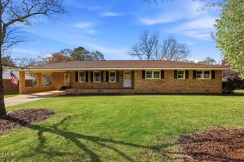 216 Crescent Dr, Clayton, NC 27520