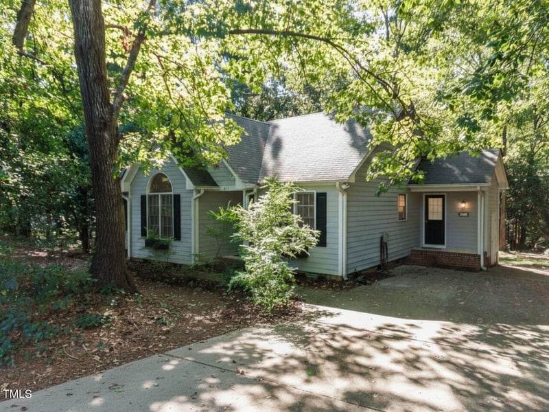 216 Deep Pool Ct, Benson, NC 27504