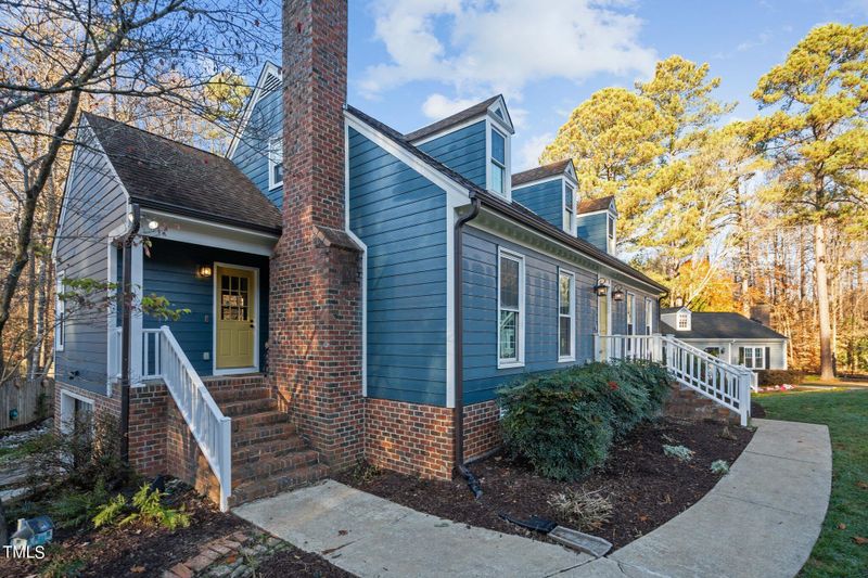 216 Dutchess Dr, Cary, NC 27513