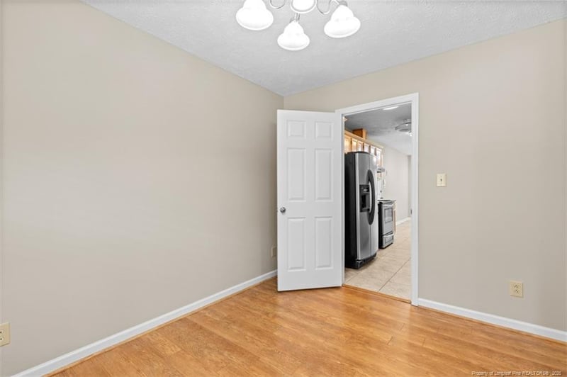 216 Fair Oaks Dr, Fayetteville, NC 28311