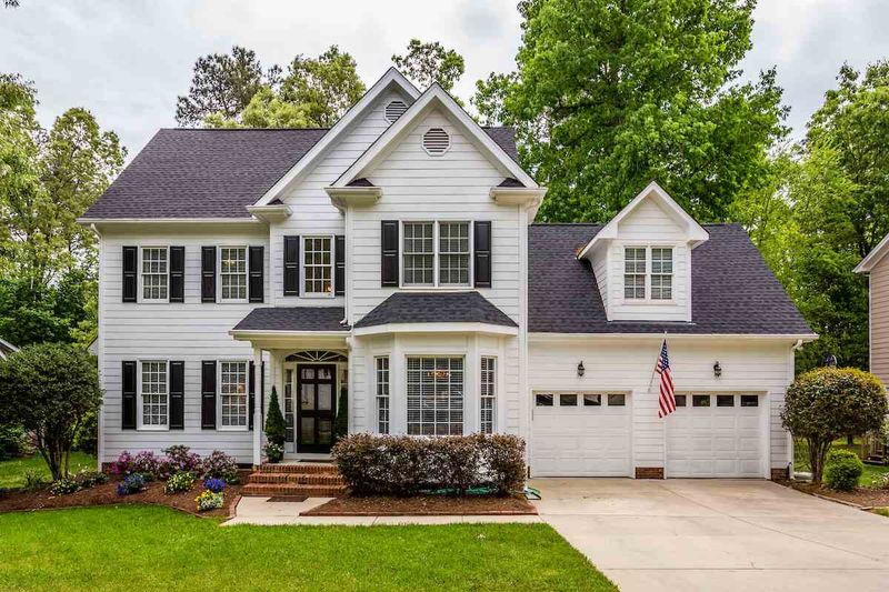 216 Flatrock Ln, Holly Springs, NC 27540