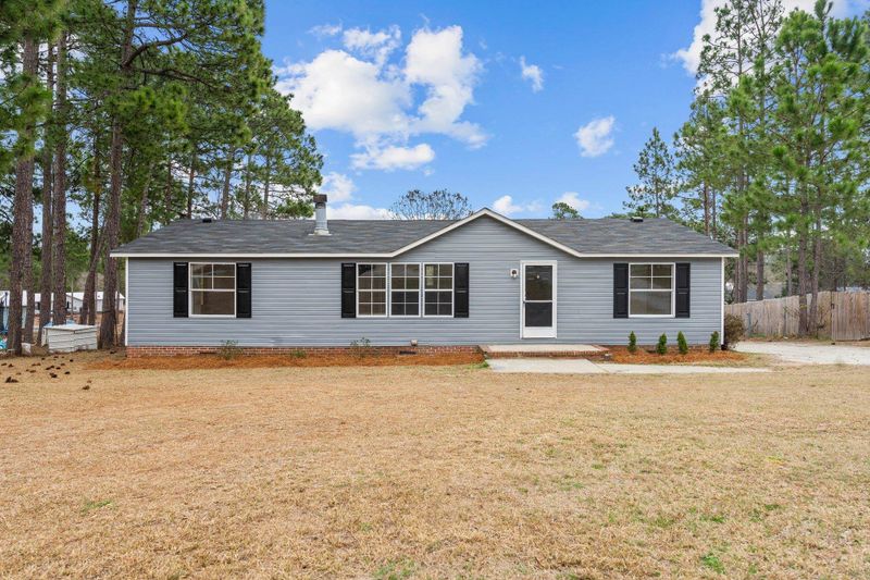 216 Fox Wood Dr, Sanford, NC 27332