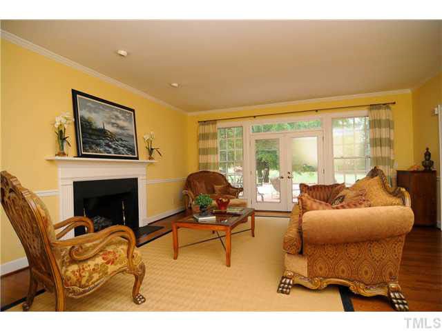 216 Galway Dr, Chapel Hill, NC 27517