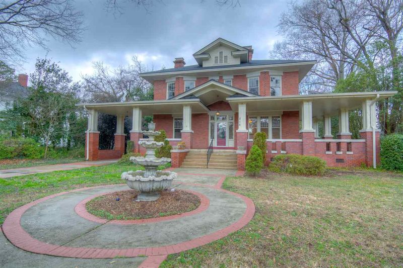 216 W Gannon Ave, Zebulon, NC 27597