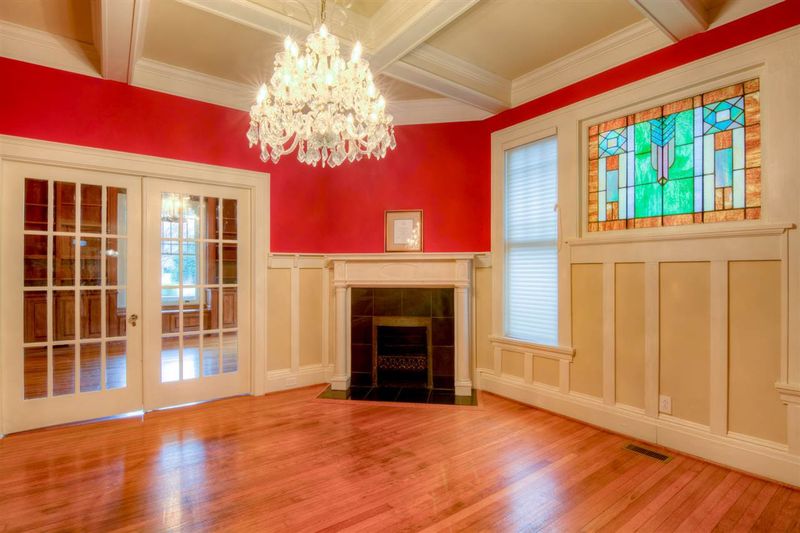 216 W Gannon Ave, Zebulon, NC 27597