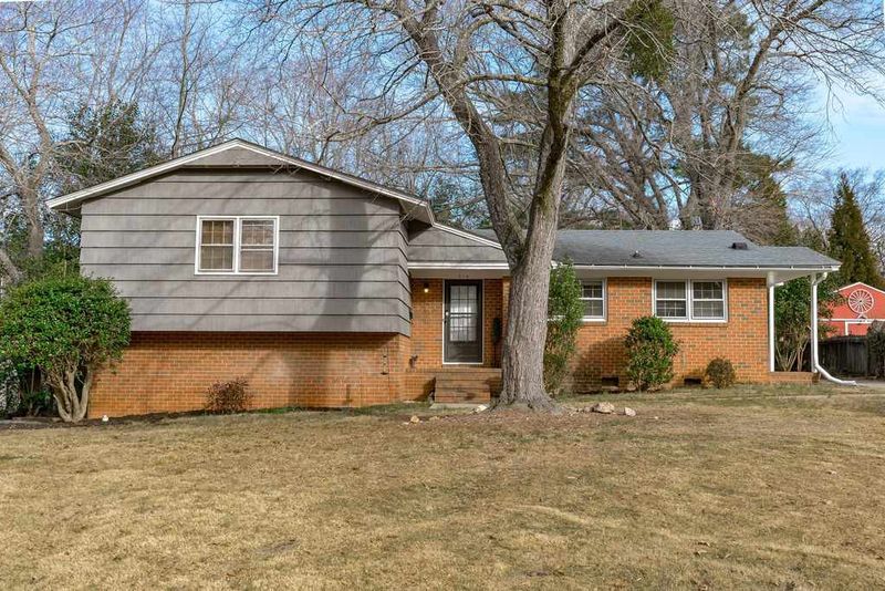 216 Gordon St, Cary, NC 27511