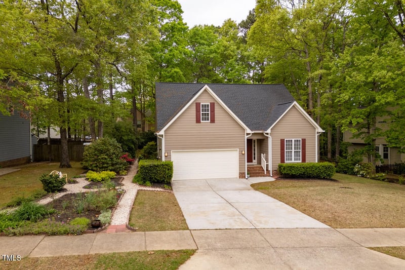 216 Harvester Dr, Holly Springs, NC 27540