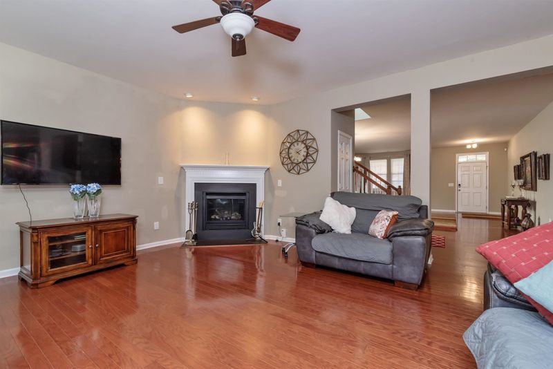 216 Hillview Dr, Durham, NC 27703