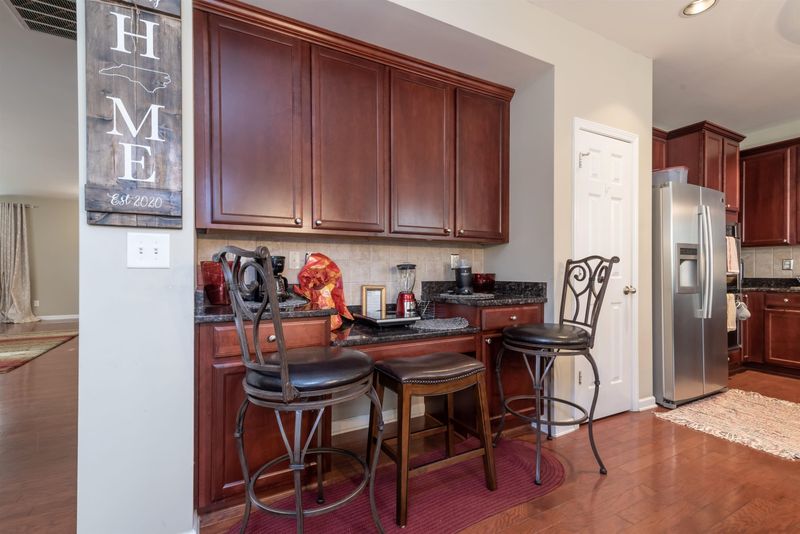 216 Hillview Dr, Durham, NC 27703