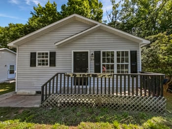 216 Hinton St, Clayton, NC 27520