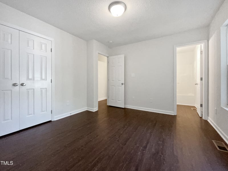216 Hinton St, Clayton, NC 27520