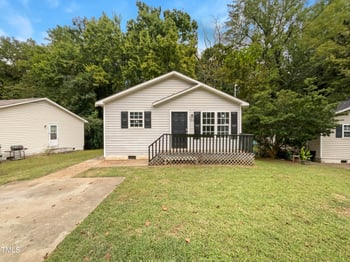 216 Hinton St, Clayton, NC 27520