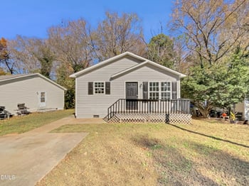 216 Hinton St, Clayton, NC 27520
