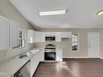 216 Hinton St, Clayton, NC 27520