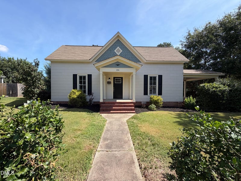 216 E Horne St, Clayton, NC 27520