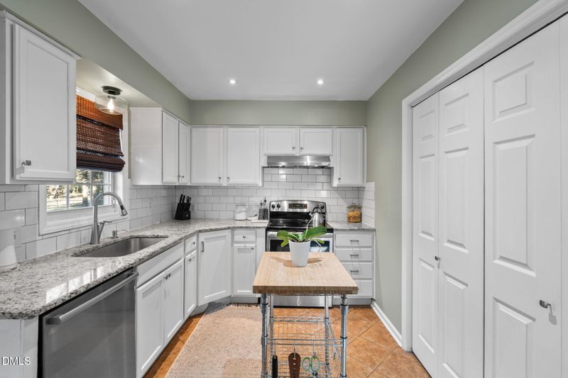 216 W Horton St, Zebulon, NC 27597