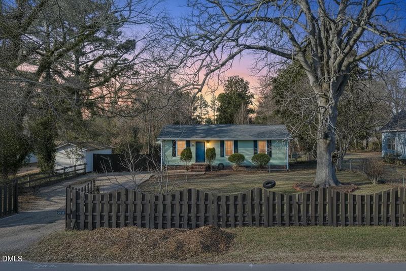 216 W Horton St, Zebulon, NC 27597