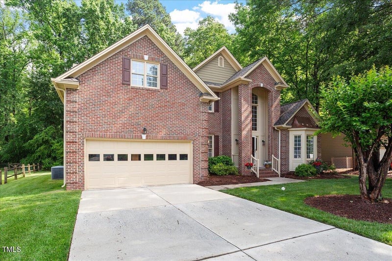216 Lewey Brook Dr, Cary, NC 27519