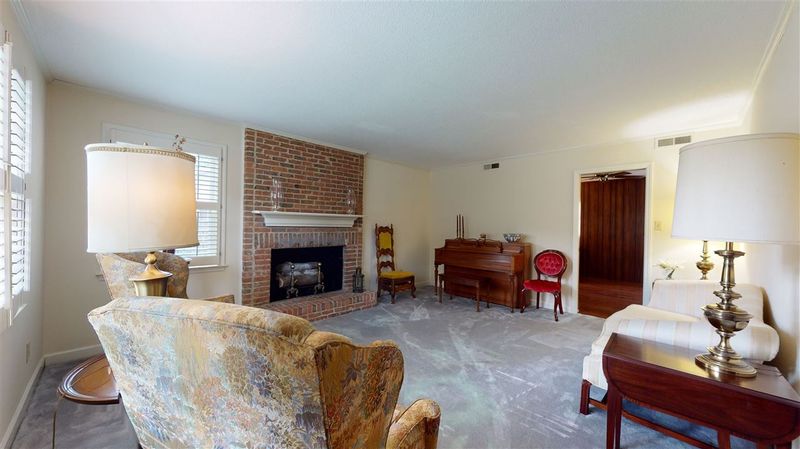 216 Longview Dr, Smithfield, NC 27577