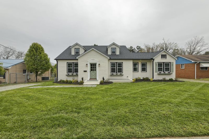 216 S Morgan St, Roxboro, NC 27573