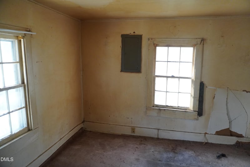 216 Nassau St, Youngsville, NC 27596