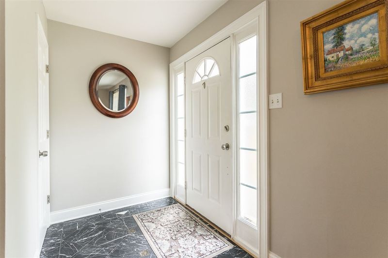 216 Northclift Dr, Raleigh, NC 27609