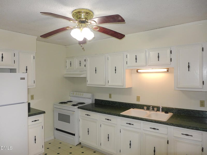 216 Nunn Ln, Chapel Hill, NC 27516