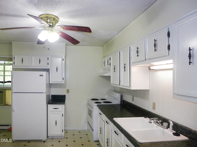 216 Nunn Ln, Chapel Hill, NC 27516