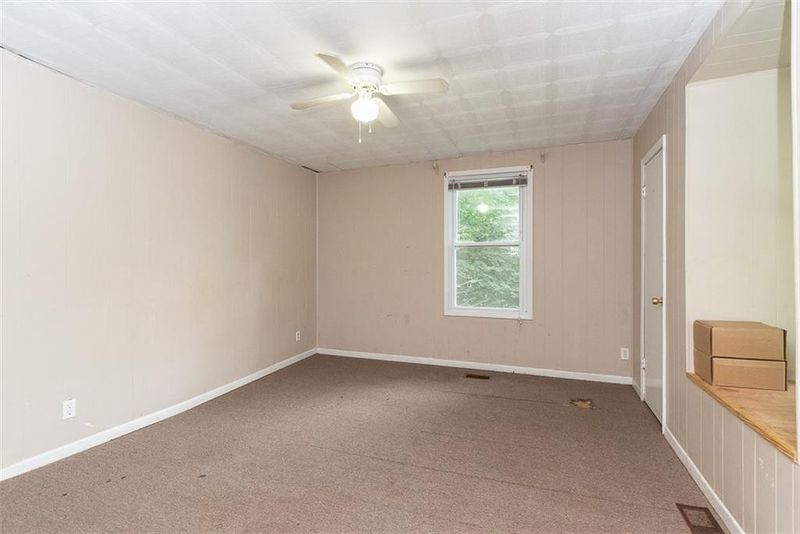 216 S Occoneechee St, Hillsborough, NC 27278