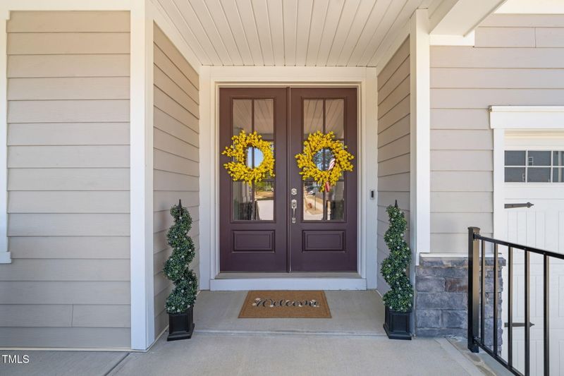 216 Ocean Jasper Dr, Holly Springs, NC 27540