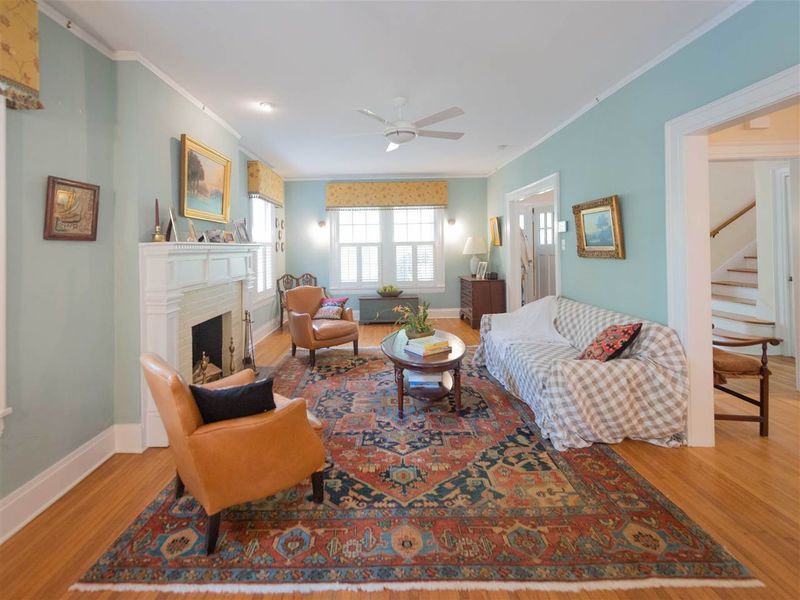 216 E Park Dr, Raleigh, NC 27605