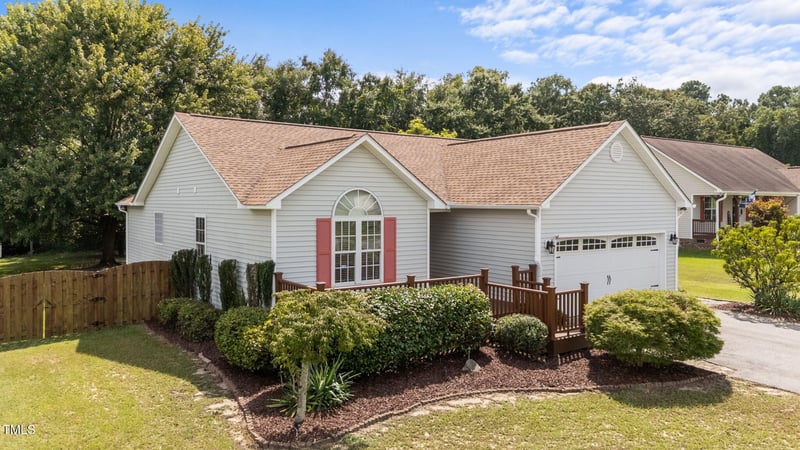 216 Parrish Farm Ln, Benson, NC 27504