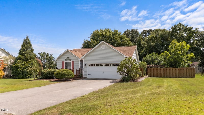216 Parrish Farm Ln, Benson, NC 27504