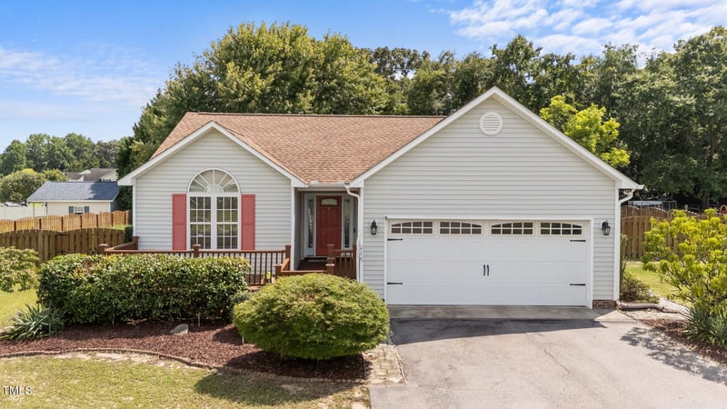 216 Parrish Farm Ln, Benson, NC 27504
